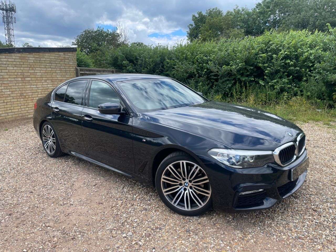 A 2018 BMW 5 SERIES 2.0 520d M Sport Saloon 4dr Diesel Auto Euro 6 (s/s) (190 ps) A 2018 BMW 5 SERIES 2.0 520d M Sport Saloon 4dr Diesel Auto Euro 6 (s/s) (190 ps)