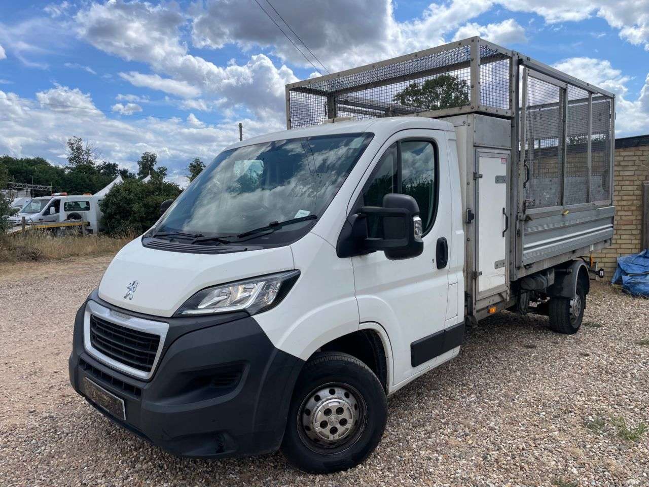 A 2020 PEUGEOT BOXER 2.2 BlueHDi 335 Built for Business Curtainside Chassis Cab 4dr Diesel Manua A 2020 PEUGEOT BOXER 2.2 BlueHDi 335 Built for Business Curtainside Chassis Cab 4dr Diesel Manua