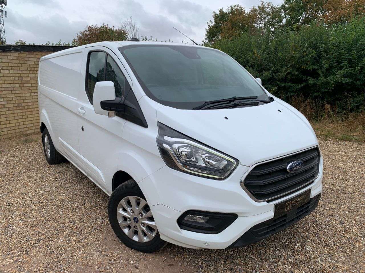 A 2023 FORD TRANSIT CUSTOM 2.0 320 EcoBlue Limited Panel Van 5dr Diesel Manual L2 H1 Euro 6 (s/s) (130 A 2023 FORD TRANSIT CUSTOM 2.0 320 EcoBlue Limited Panel Van 5dr Diesel Manual L2 H1 Euro 6 (s/s) (130