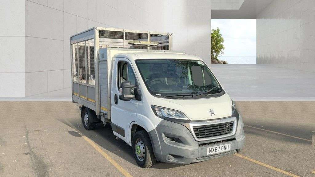 A 2018 PEUGEOT BOXER 2.0 BlueHDi 335 Chassis Cab 2dr Diesel Manual L2 Euro 6 (130 ps) NO VAT-ULE A 2018 PEUGEOT BOXER 2.0 BlueHDi 335 Chassis Cab 2dr Diesel Manual L2 Euro 6 (130 ps) NO VAT-ULE