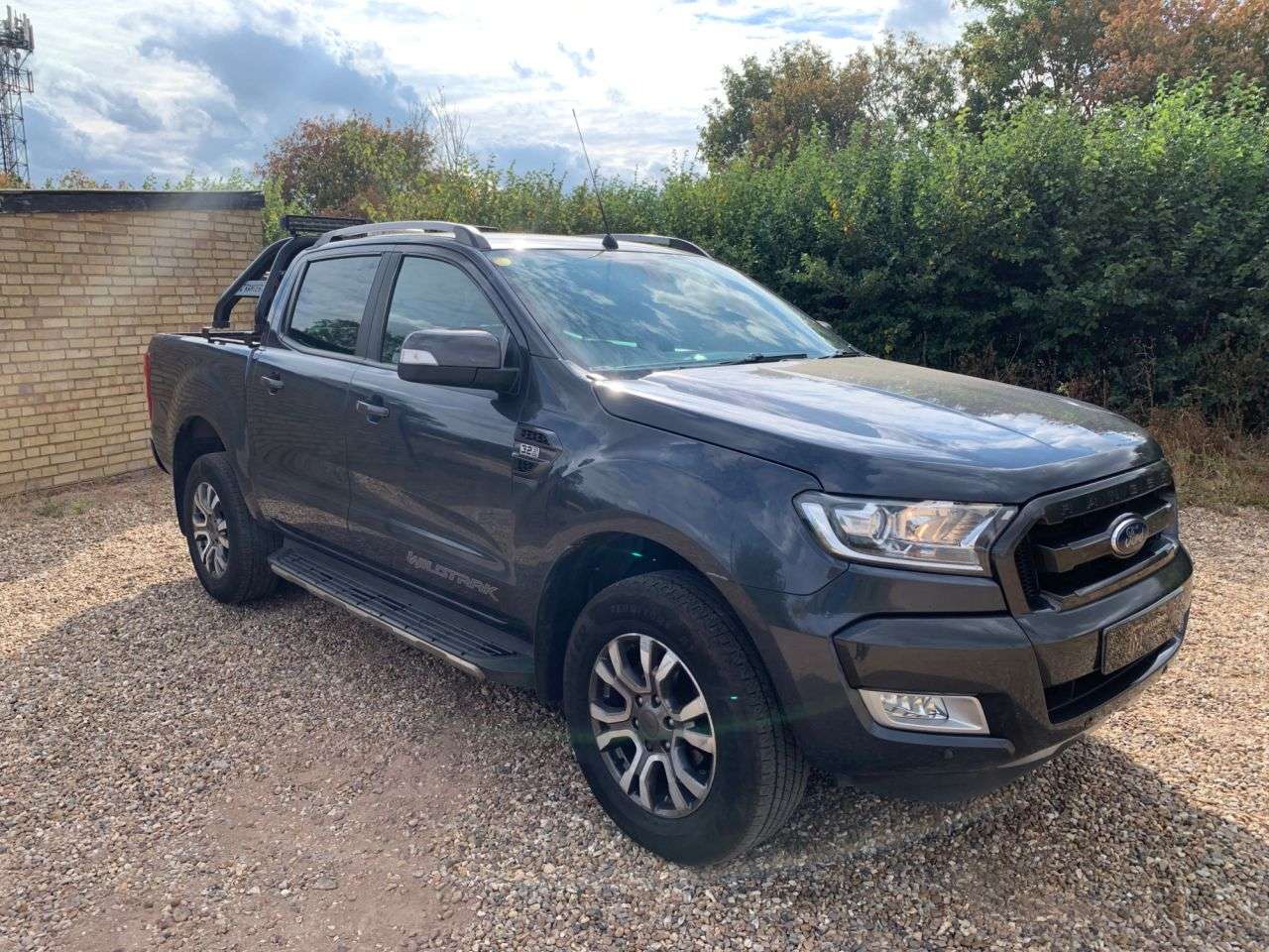 A 2019 FORD RANGER 3.2 TDCi Wildtrak Pickup Double Cab 4dr Diesel Auto 4WD Euro 5 (200 ps) NAV A 2019 FORD RANGER 3.2 TDCi Wildtrak Pickup Double Cab 4dr Diesel Auto 4WD Euro 5 (200 ps) NAV