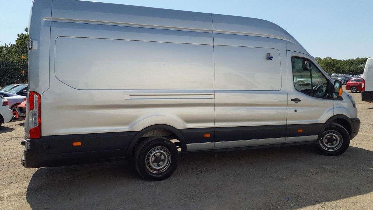 A 2018 FORD TRANSIT 2.0 350 EcoBlue Panel Van 5dr Diesel Manual RWD L4 H3 Euro 6 (130 ps) NO VA A 2018 FORD TRANSIT 2.0 350 EcoBlue Panel Van 5dr Diesel Manual RWD L4 H3 Euro 6 (130 ps) NO VA