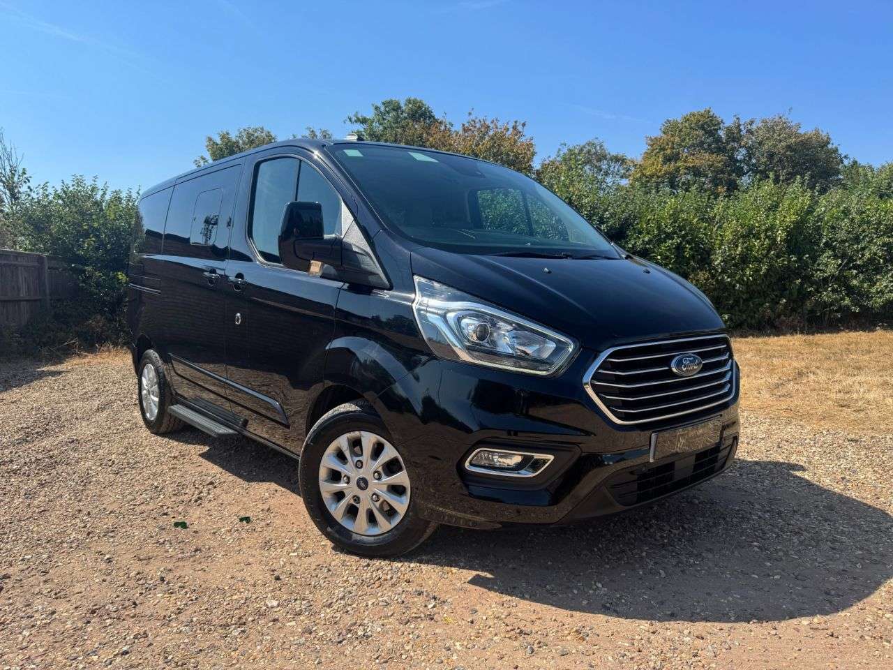 A 2022 FORD TOURNEO CUSTOM 1.0 320 EcoBoost 13.6kWh Titanium Minibus Double Cab 5dr Petrol Plug-in Hyb A 2022 FORD TOURNEO CUSTOM 1.0 320 EcoBoost 13.6kWh Titanium Minibus Double Cab 5dr Petrol Plug-in Hyb