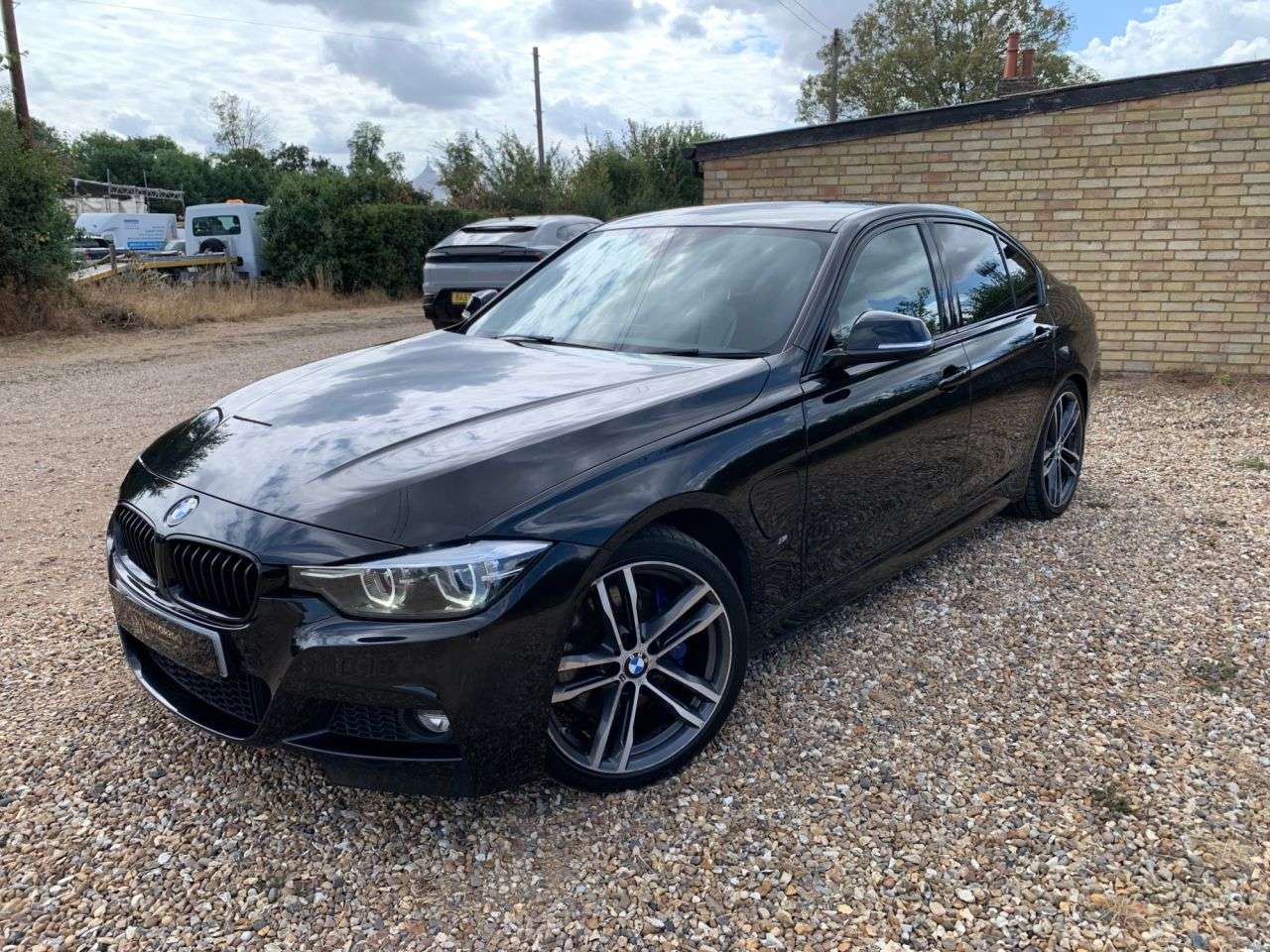 A 2017 BMW 3 SERIES 2.0 330e 7.6kWh M Sport Shadow Edition Saloon 4dr Petrol Plug-in Hybrid Aut A 2017 BMW 3 SERIES 2.0 330e 7.6kWh M Sport Shadow Edition Saloon 4dr Petrol Plug-in Hybrid Aut