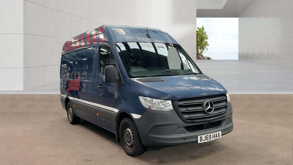 A 2020 MERCEDES-BENZ SPRINTER 2.1 316 CDI Panel Van 5dr Diesel Manual RWD L2 H2 Euro 6 (163 ps) CARPLAY-F A 2020 MERCEDES-BENZ SPRINTER 2.1 316 CDI Panel Van 5dr Diesel Manual RWD L2 H2 Euro 6 (163 ps) CARPLAY-F