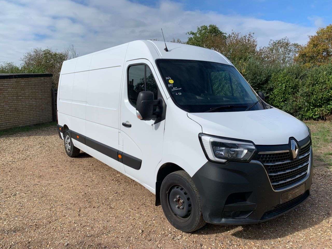 A 2022 RENAULT MASTER 2.3 dCi 35 Business+ Panel Van 4dr Diesel Manual FWD LWB Medium Roof Euro 6 A 2022 RENAULT MASTER 2.3 dCi 35 Business+ Panel Van 4dr Diesel Manual FWD LWB Medium Roof Euro 6