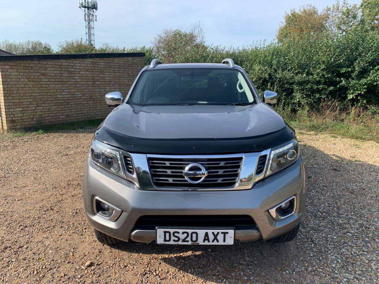 A 2020 NISSAN NAVARA 2.3 dCi Tekna Pickup Double Cab 4dr Diesel Auto 4WD Euro 6 (190 ps) 4WD-TOW A 2020 NISSAN NAVARA 2.3 dCi Tekna Pickup Double Cab 4dr Diesel Auto 4WD Euro 6 (190 ps) 4WD-TOW