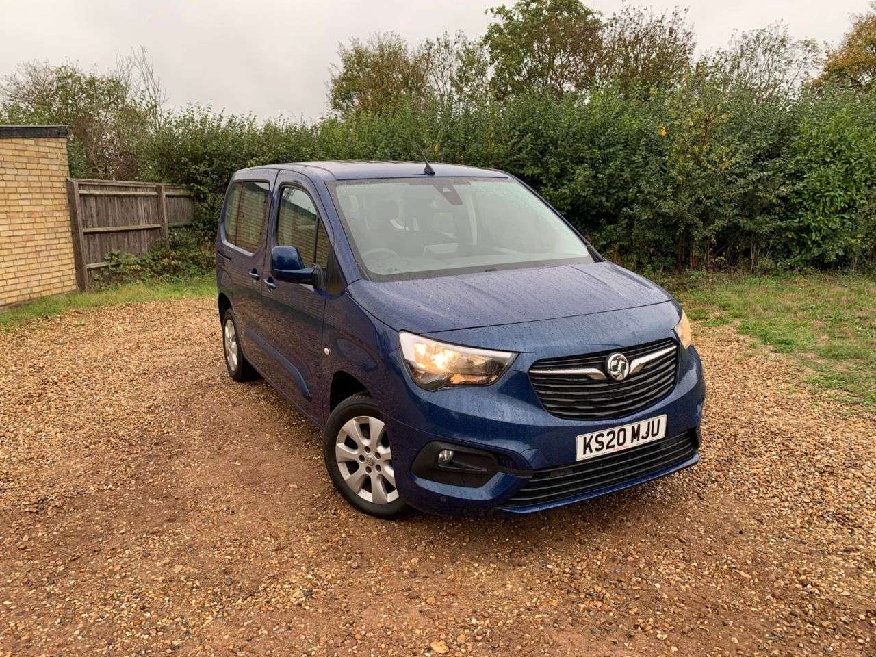 A 2020 VAUXHALL COMBO LIFE 1.5 Turbo D BlueInjection Energy MPV 5dr Diesel Manual Euro 6 (s/s) (7 Seat A 2020 VAUXHALL COMBO LIFE 1.5 Turbo D BlueInjection Energy MPV 5dr Diesel Manual Euro 6 (s/s) (7 Seat
