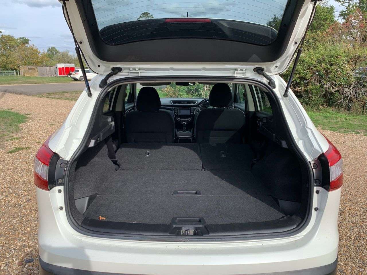 A 2014 NISSAN QASHQAI 1.2 DIG-T n-tec SUV 5dr Petrol Manual 2WD Euro 5 (s/s) (115 ps) EURO 6- PET A 2014 NISSAN QASHQAI 1.2 DIG-T n-tec SUV 5dr Petrol Manual 2WD Euro 5 (s/s) (115 ps) EURO 6- PET
