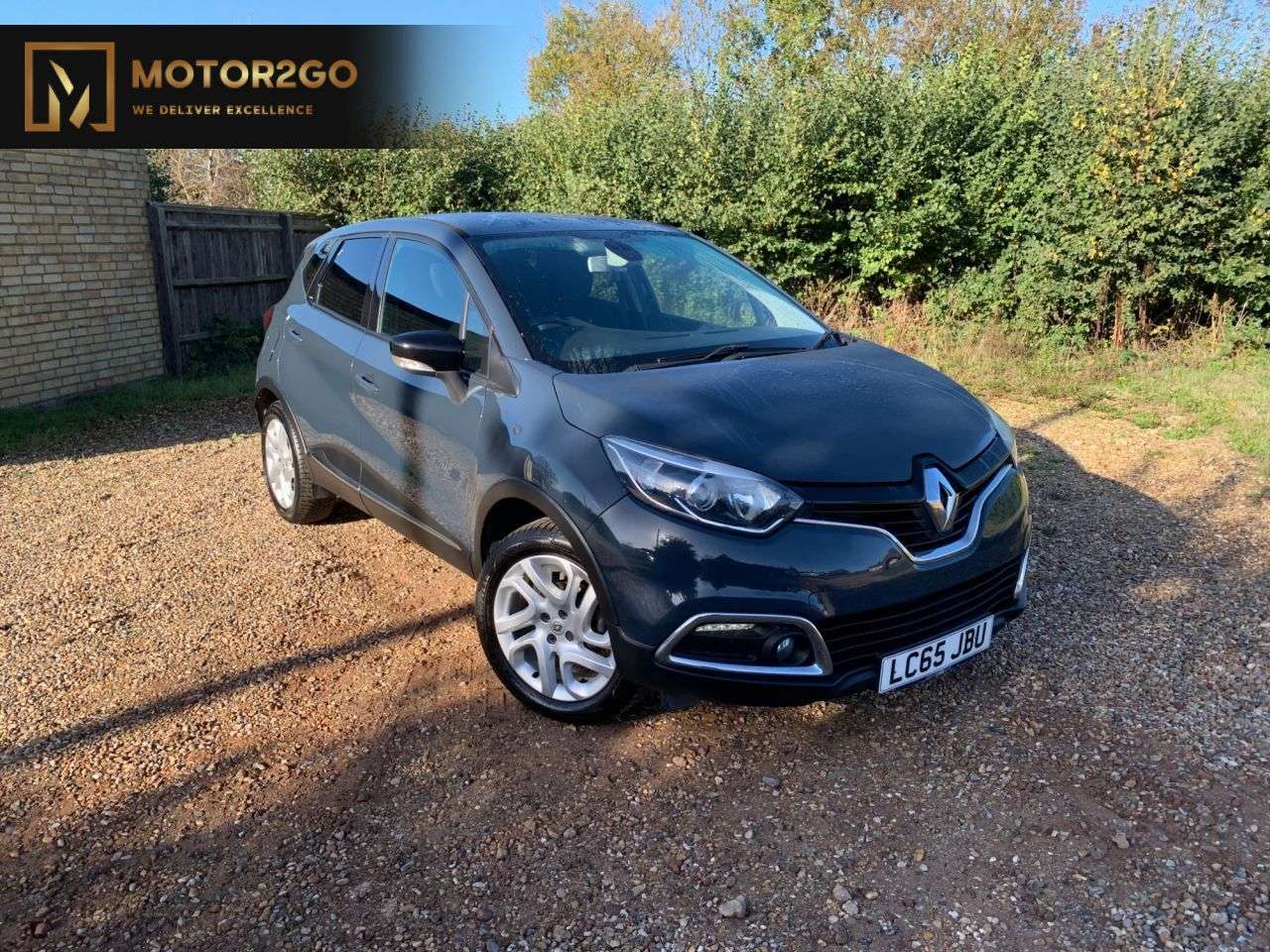 A 2015 RENAULT CAPTUR 0.9 TCe ENERGY Dynamique Nav SUV 5dr Petrol Manual Euro 6 (s/s) (90 ps) A 2015 RENAULT CAPTUR 0.9 TCe ENERGY Dynamique Nav SUV 5dr Petrol Manual Euro 6 (s/s) (90 ps)