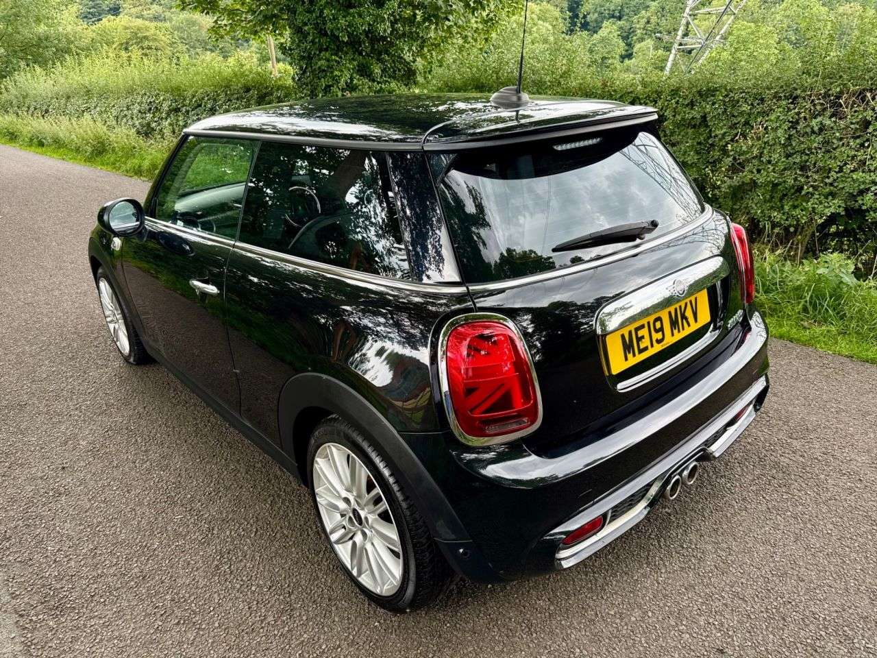A 2019 MINI HATCH 2.0 Cooper S Exclusive Hatchback 3dr Petrol Manual Euro 6 (s/s) (192 ps) + A 2019 MINI HATCH 2.0 Cooper S Exclusive Hatchback 3dr Petrol Manual Euro 6 (s/s) (192 ps) +