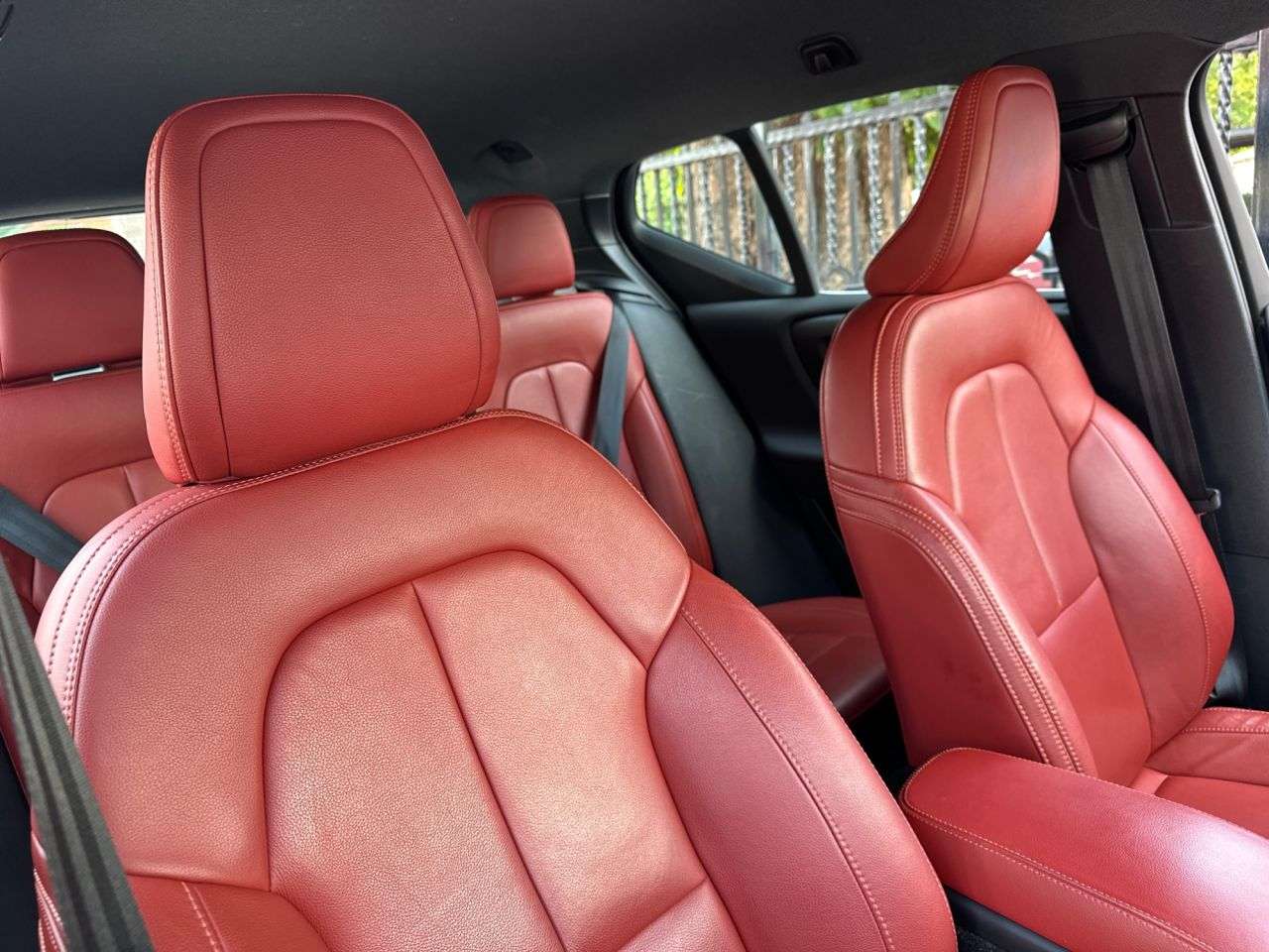 2020 VOLVO XC40 2020 VOLVO XC40