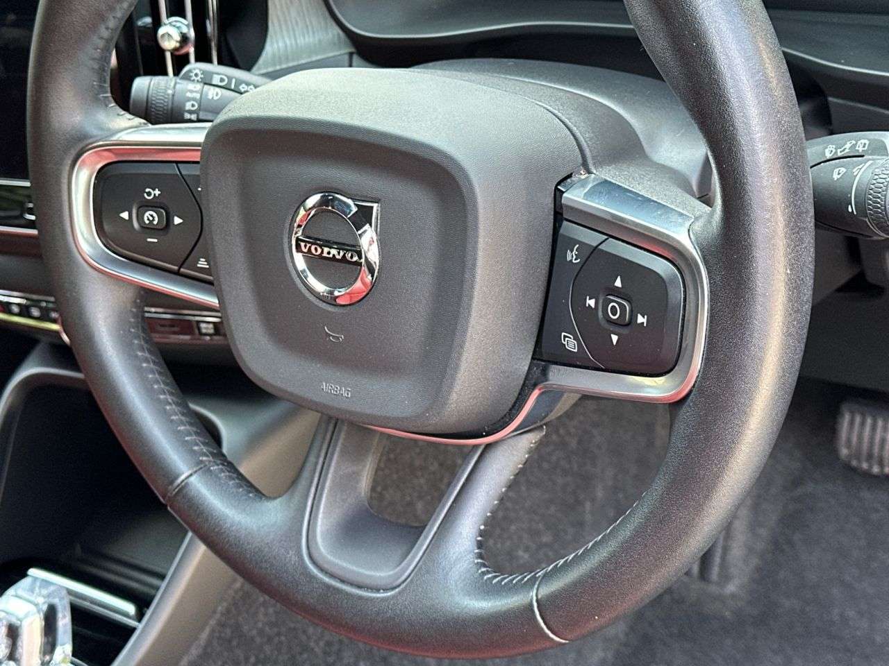 2020 VOLVO XC40 2020 VOLVO XC40