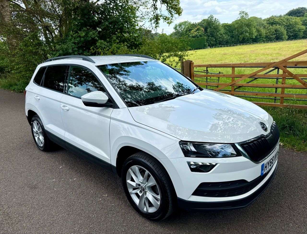 A 2018 SKODA KAROQ 1.5 TSI ACT SE SUV 5dr Petrol Manual Euro 6 (s/s) (150 ps) + SERVICE HISTOR A 2018 SKODA KAROQ 1.5 TSI ACT SE SUV 5dr Petrol Manual Euro 6 (s/s) (150 ps) + SERVICE HISTOR