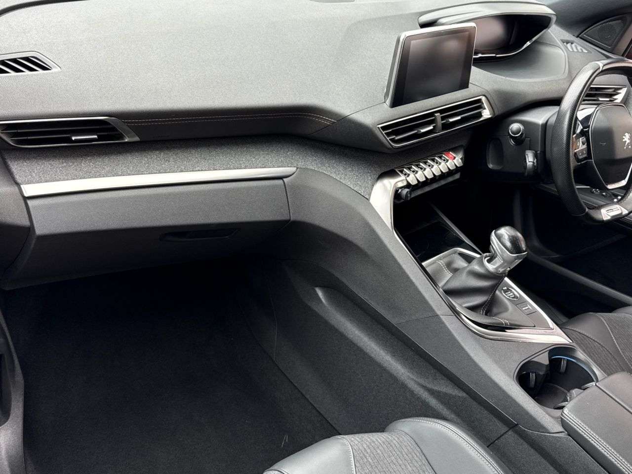 2020 PEUGEOT 3008 2020 PEUGEOT 3008