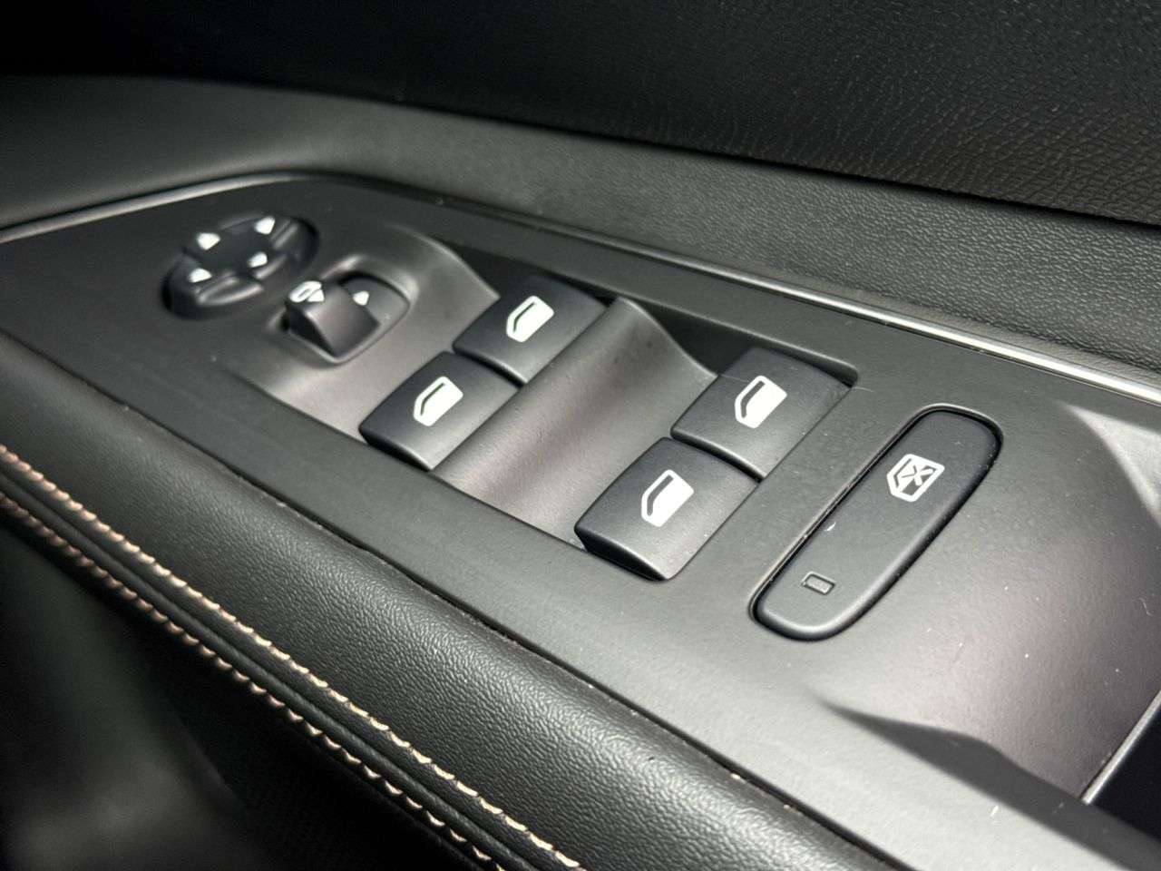 2020 PEUGEOT 3008 2020 PEUGEOT 3008