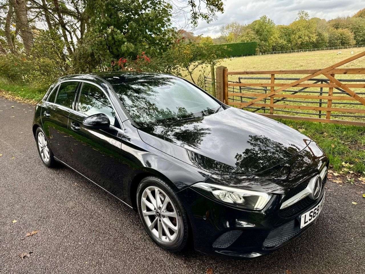 A 2019 MERCEDES-BENZ A-CLASS 1.3 A180 Sport Hatchback 5dr Petrol Manual Euro 6 (s/s) (136 ps) + SERVICE A 2019 MERCEDES-BENZ A-CLASS 1.3 A180 Sport Hatchback 5dr Petrol Manual Euro 6 (s/s) (136 ps) + SERVICE