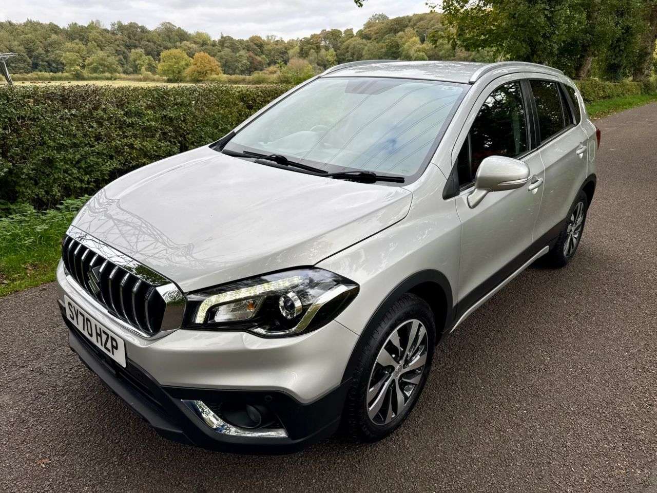 A 2020 SUZUKI SX4 S-CROSS 1.4 Boosterjet MHEV SZ-T SUV 5dr Petrol Hybrid Manual Euro 6 (s/s) (129 ps) A 2020 SUZUKI SX4 S-CROSS 1.4 Boosterjet MHEV SZ-T SUV 5dr Petrol Hybrid Manual Euro 6 (s/s) (129 ps)