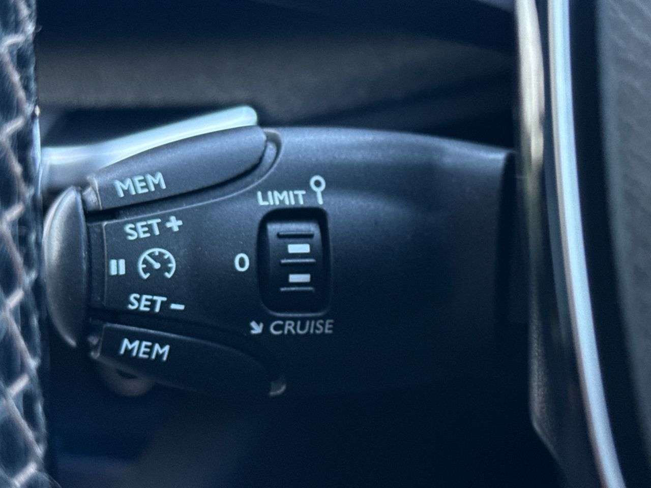 2020 PEUGEOT 5008 2020 PEUGEOT 5008