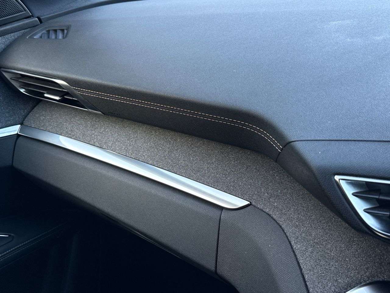 2020 PEUGEOT 5008 2020 PEUGEOT 5008