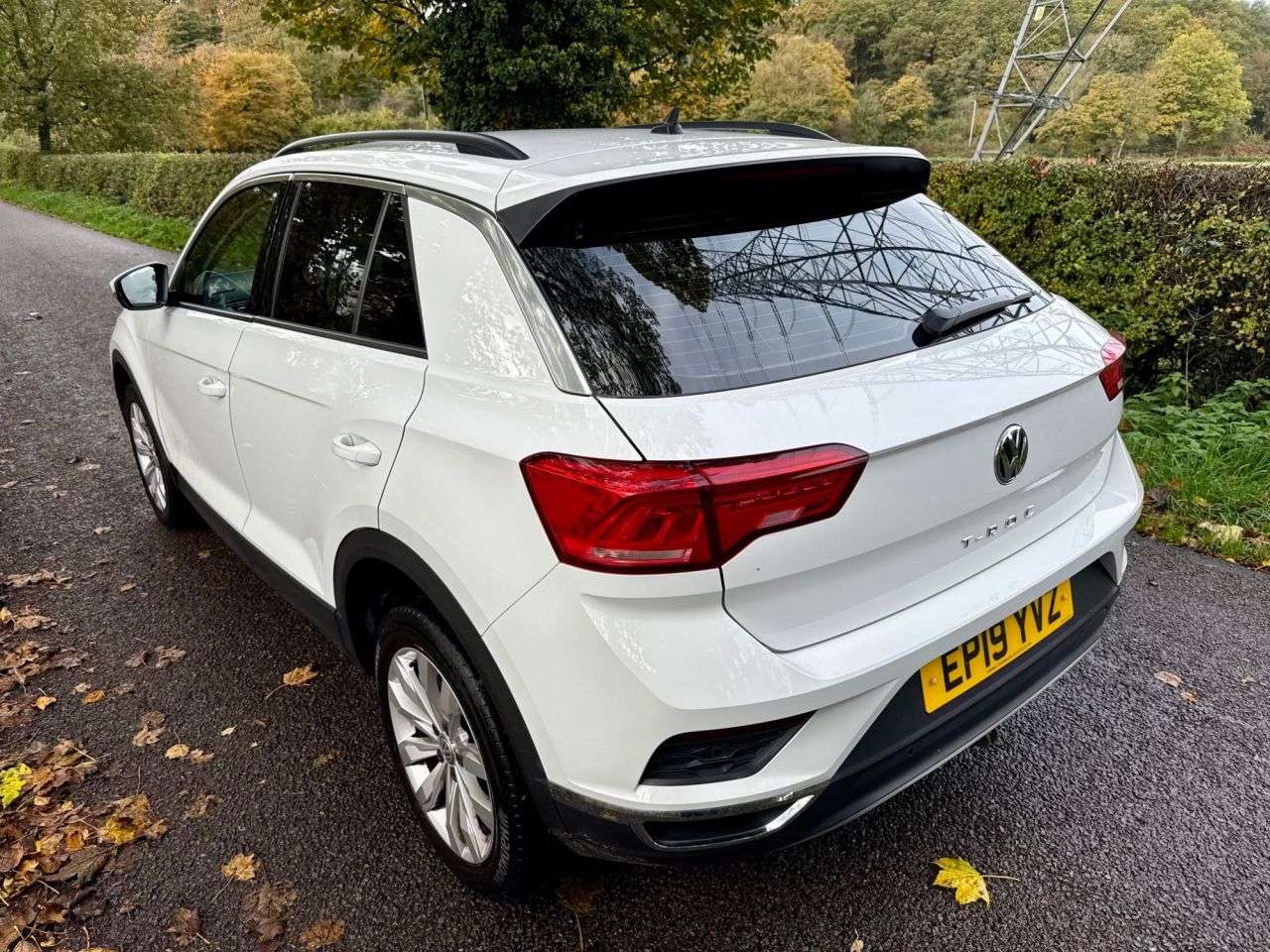 A 2019 VOLKSWAGEN T-ROC 2.0 TDI SE SUV 5dr Diesel Manual Euro 6 (s/s) (150 ps) + SERVICE HISTORY + A 2019 VOLKSWAGEN T-ROC 2.0 TDI SE SUV 5dr Diesel Manual Euro 6 (s/s) (150 ps) + SERVICE HISTORY +