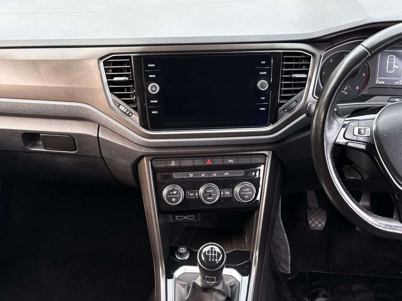 2019 VOLKSWAGEN T-ROC 2019 VOLKSWAGEN T-ROC