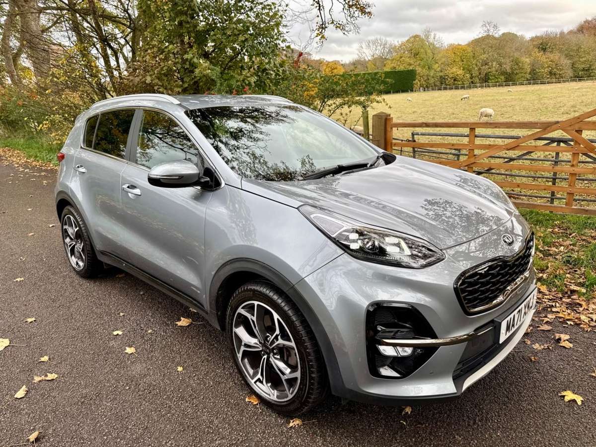 Check out this Kia Sportage 2021 Hybrid Electric Manual