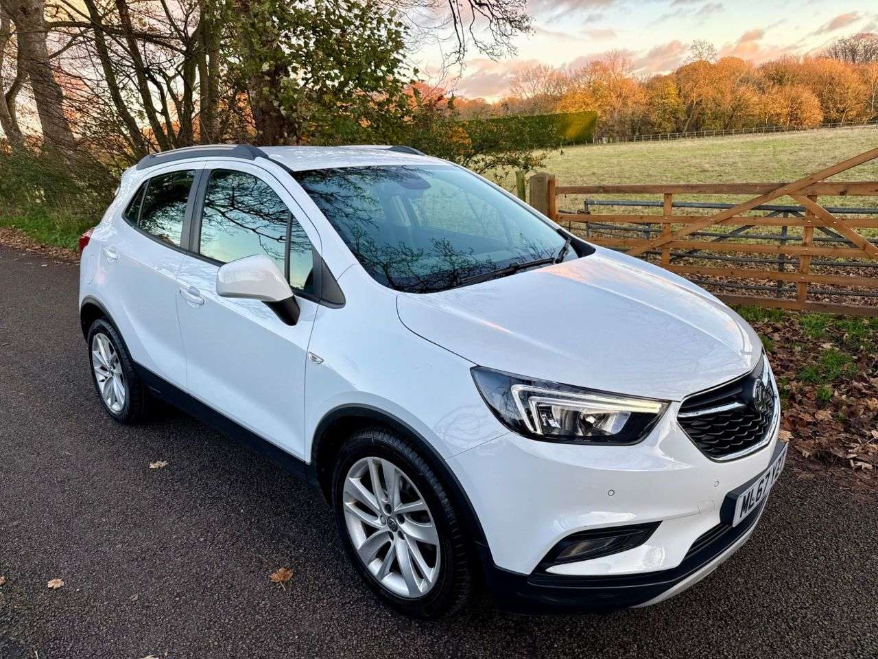 A 2017 VAUXHALL MOKKA X 1.4i Turbo ecoTEC Active SUV 5dr Petrol Manual Euro 6 (s/s) (140 ps) + SERV A 2017 VAUXHALL MOKKA X 1.4i Turbo ecoTEC Active SUV 5dr Petrol Manual Euro 6 (s/s) (140 ps) + SERV