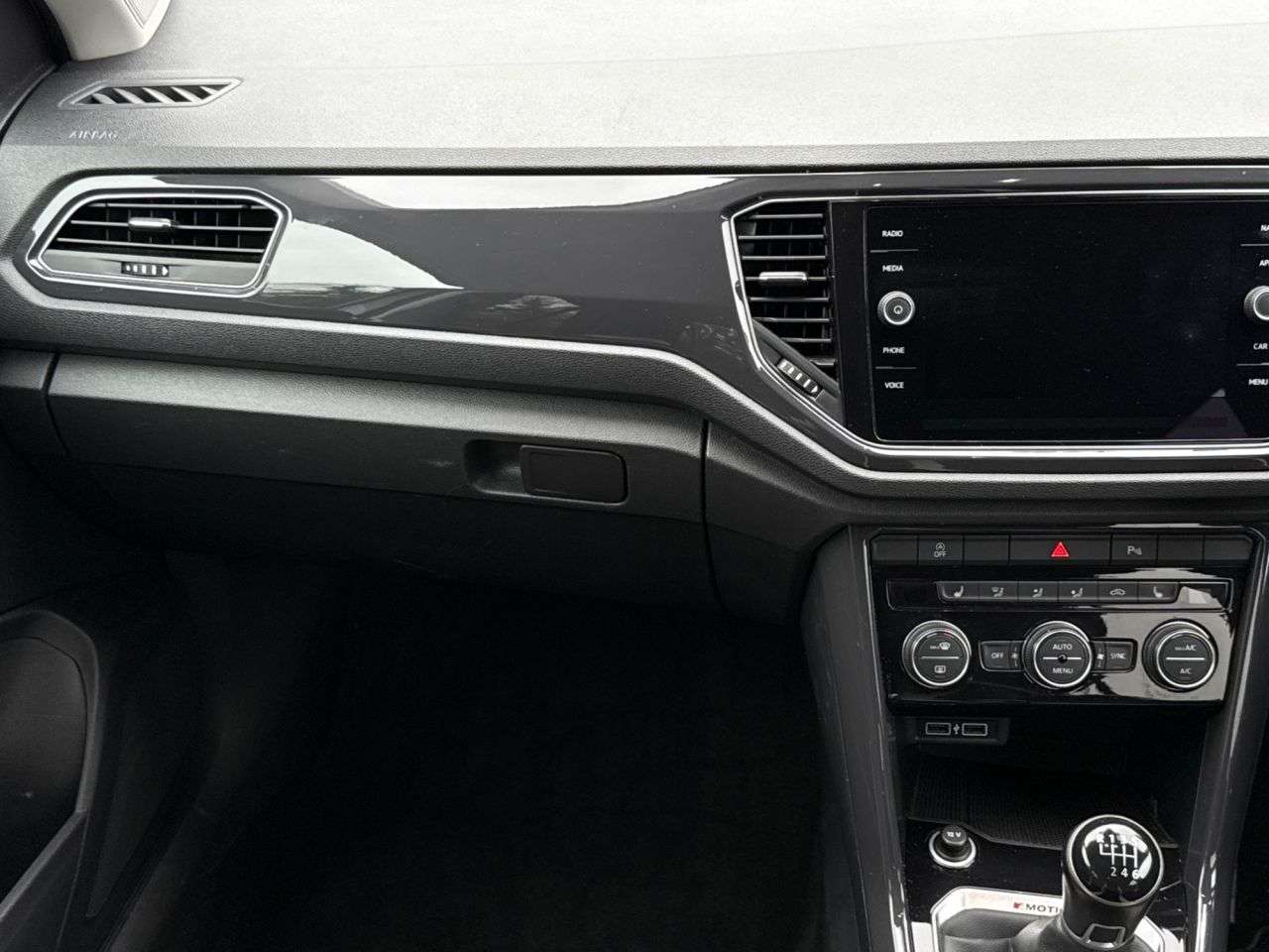 2018 VOLKSWAGEN T-ROC 2018 VOLKSWAGEN T-ROC