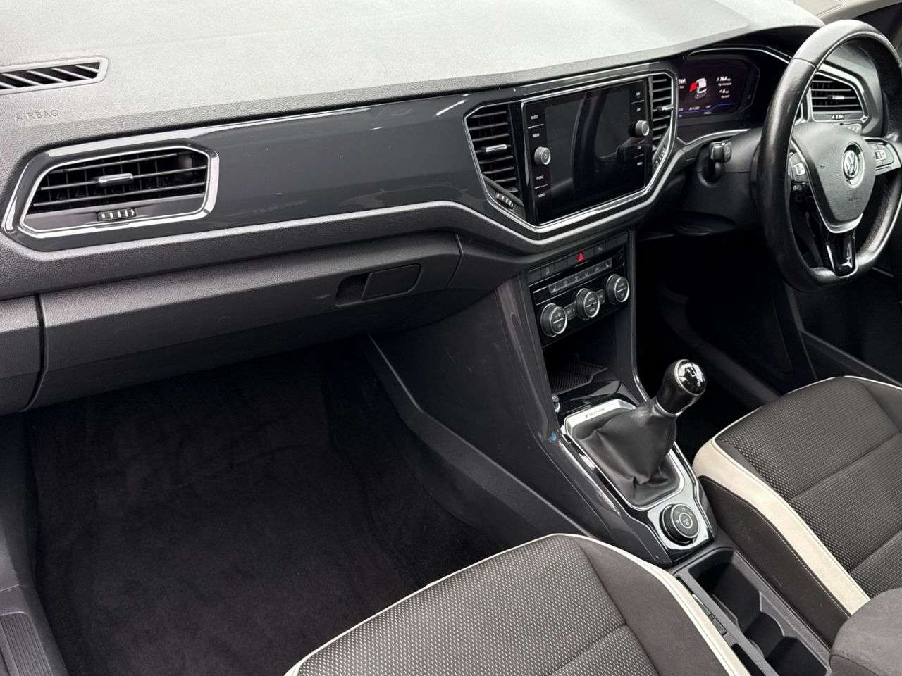 2018 VOLKSWAGEN T-ROC 2018 VOLKSWAGEN T-ROC