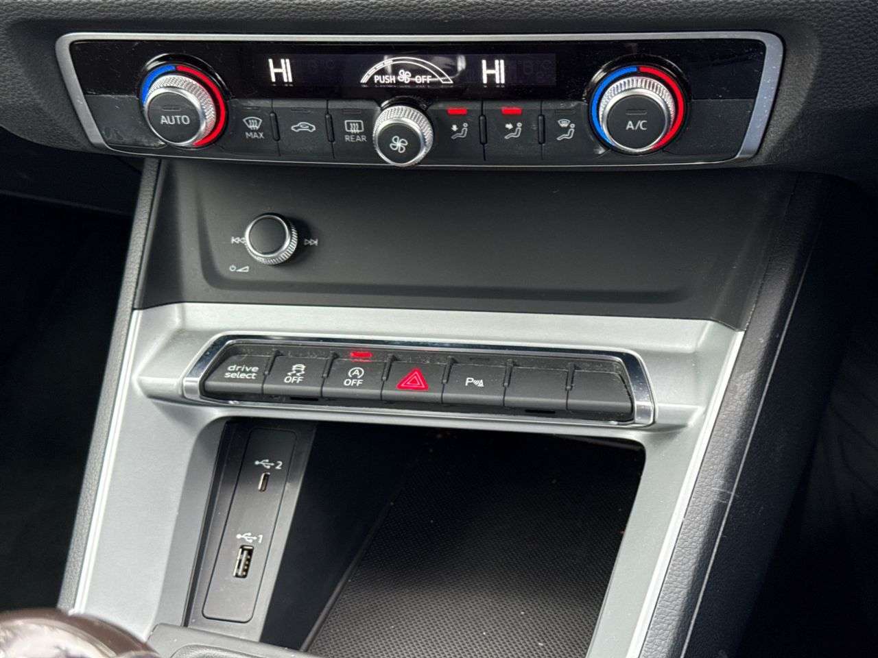 2019 AUDI Q3 2019 AUDI Q3