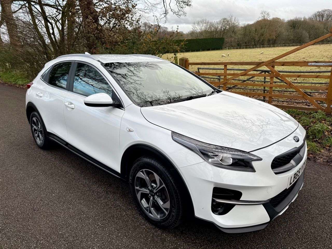 A 2020 KIA XCEED 1.0 T-GDi 2 SUV 5dr Petrol Manual Euro 6 (s/s) (118 bhp) + SERVICE HISTORY A 2020 KIA XCEED 1.0 T-GDi 2 SUV 5dr Petrol Manual Euro 6 (s/s) (118 bhp) + SERVICE HISTORY