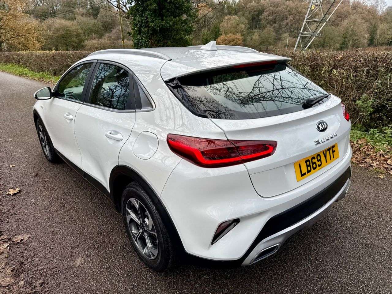 A 2020 KIA XCEED 1.0 T-GDi 2 SUV 5dr Petrol Manual Euro 6 (s/s) (118 bhp) + SERVICE HISTORY A 2020 KIA XCEED 1.0 T-GDi 2 SUV 5dr Petrol Manual Euro 6 (s/s) (118 bhp) + SERVICE HISTORY