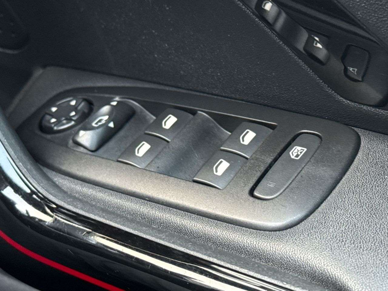 2017 PEUGEOT 2008 2017 PEUGEOT 2008