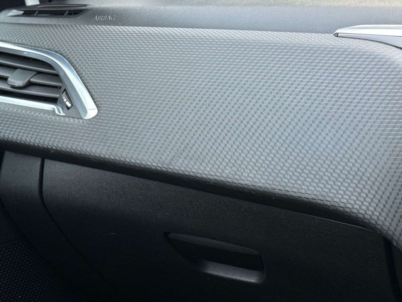 2017 PEUGEOT 2008 2017 PEUGEOT 2008