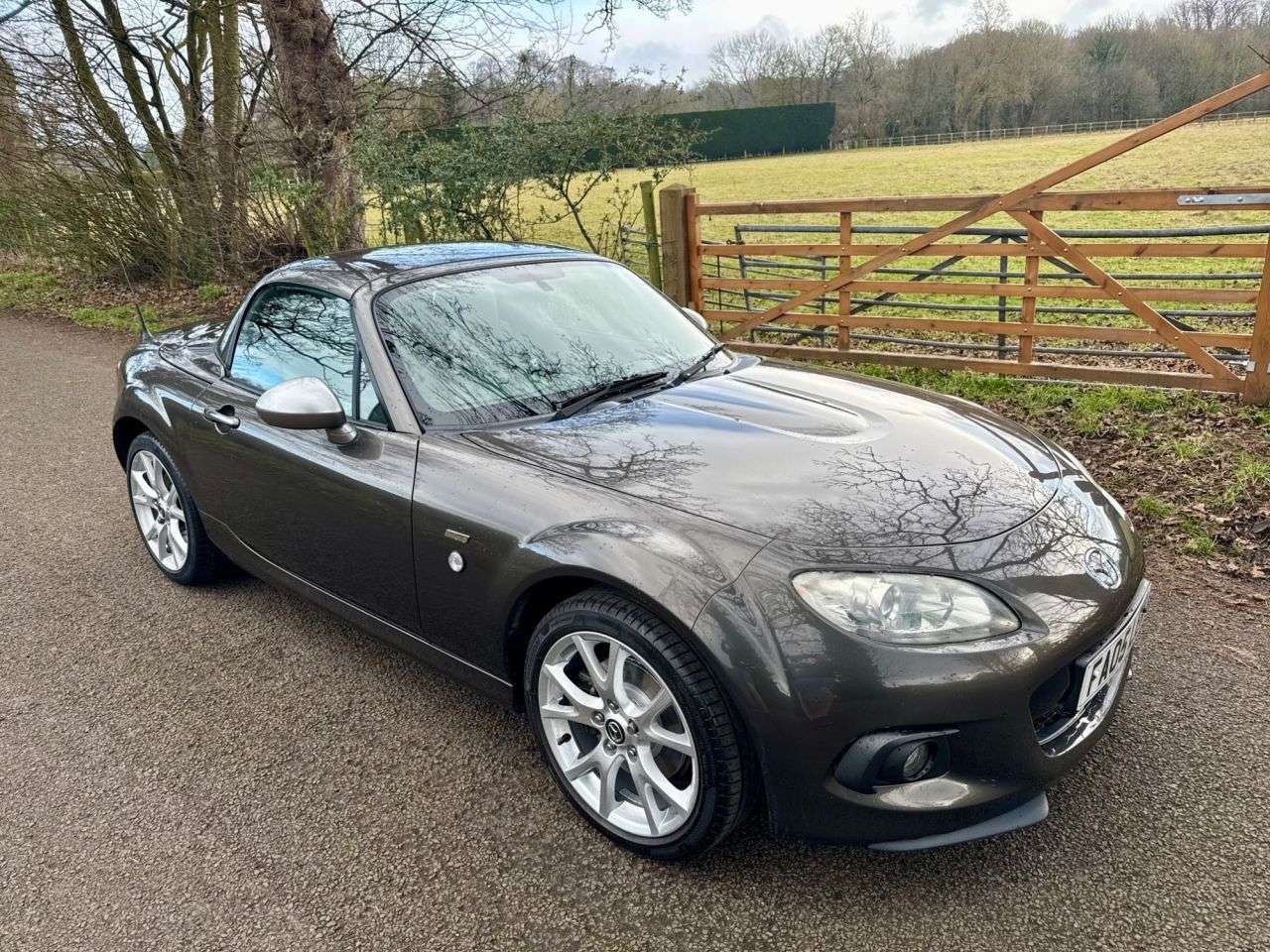 A 2014 MAZDA MX-5 1.8i Sport Venture Roadster 2dr Petrol Manual Euro 5 (126 ps) + SERVICE HIS A 2014 MAZDA MX-5 1.8i Sport Venture Roadster 2dr Petrol Manual Euro 5 (126 ps) + SERVICE HIS