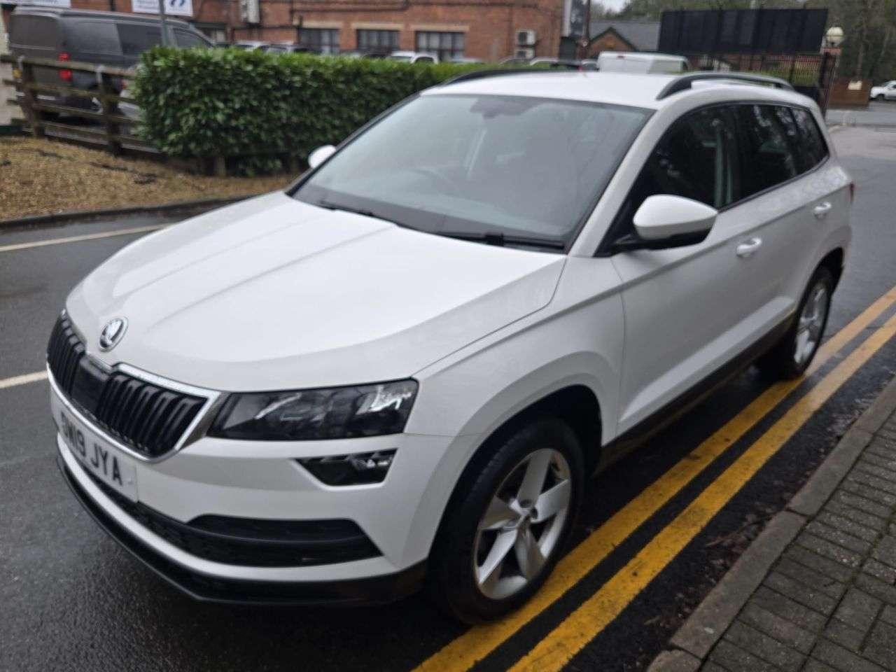 A 2019 SKODA KAROQ 1.0 TSI GPF SE SUV 5dr Petrol Manual Euro 6 (s/s) (115 ps) A 2019 SKODA KAROQ 1.0 TSI GPF SE SUV 5dr Petrol Manual Euro 6 (s/s) (115 ps)