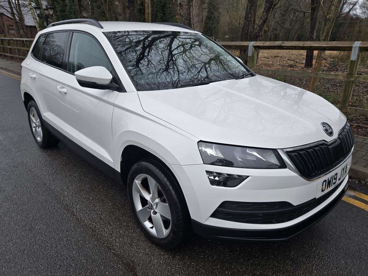 A 2019 SKODA KAROQ 1.0 TSI GPF SE SUV 5dr Petrol Manual Euro 6 (s/s) (115 ps) A 2019 SKODA KAROQ 1.0 TSI GPF SE SUV 5dr Petrol Manual Euro 6 (s/s) (115 ps)
