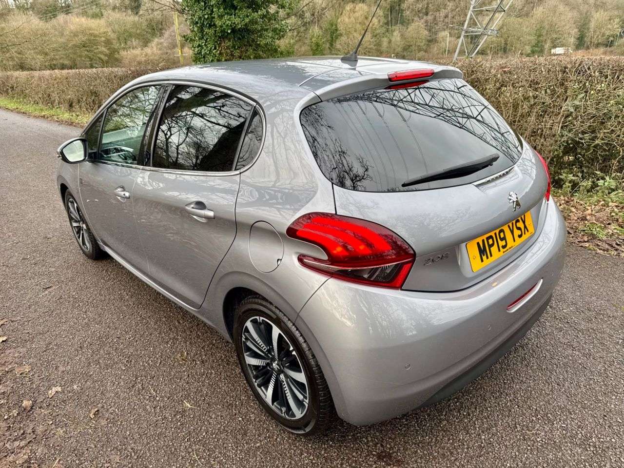 A 2019 PEUGEOT 208 1.2 PureTech Tech Edition Hatchback 5dr Petrol Manual Euro 6 (s/s) (82 ps) A 2019 PEUGEOT 208 1.2 PureTech Tech Edition Hatchback 5dr Petrol Manual Euro 6 (s/s) (82 ps)