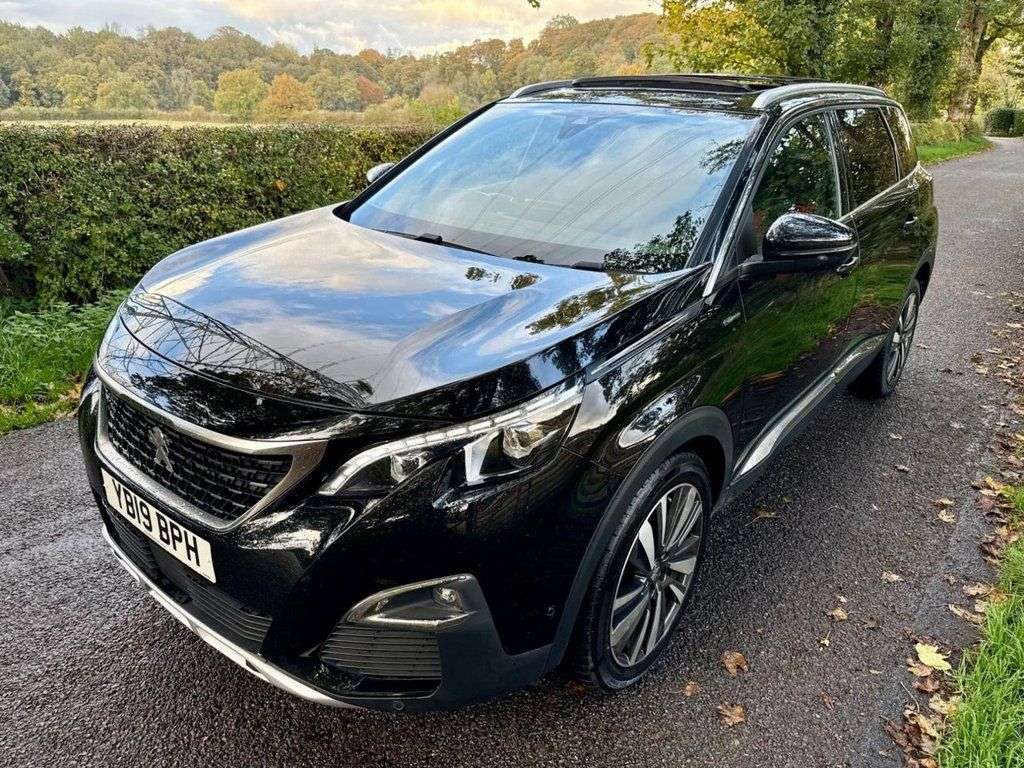 A 2019 PEUGEOT 5008 1.2 PureTech GT Line Premium SUV 5dr Petrol Manual Euro 6 (s/s) (130 ps) + A 2019 PEUGEOT 5008 1.2 PureTech GT Line Premium SUV 5dr Petrol Manual Euro 6 (s/s) (130 ps) +