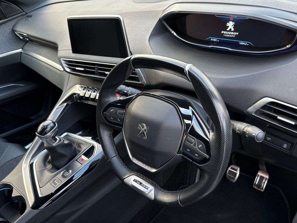 2019 PEUGEOT 5008 2019 PEUGEOT 5008