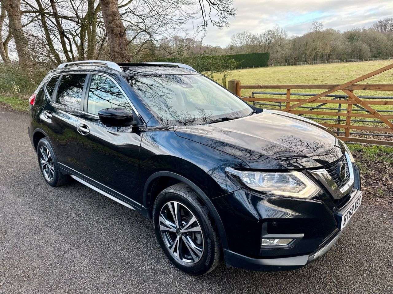 A 2020 NISSAN X-TRAIL 1.7 dCi N-Connecta SUV 5dr Diesel Manual Euro 6 (s/s) (150 ps) + SERVICE HI A 2020 NISSAN X-TRAIL 1.7 dCi N-Connecta SUV 5dr Diesel Manual Euro 6 (s/s) (150 ps) + SERVICE HI