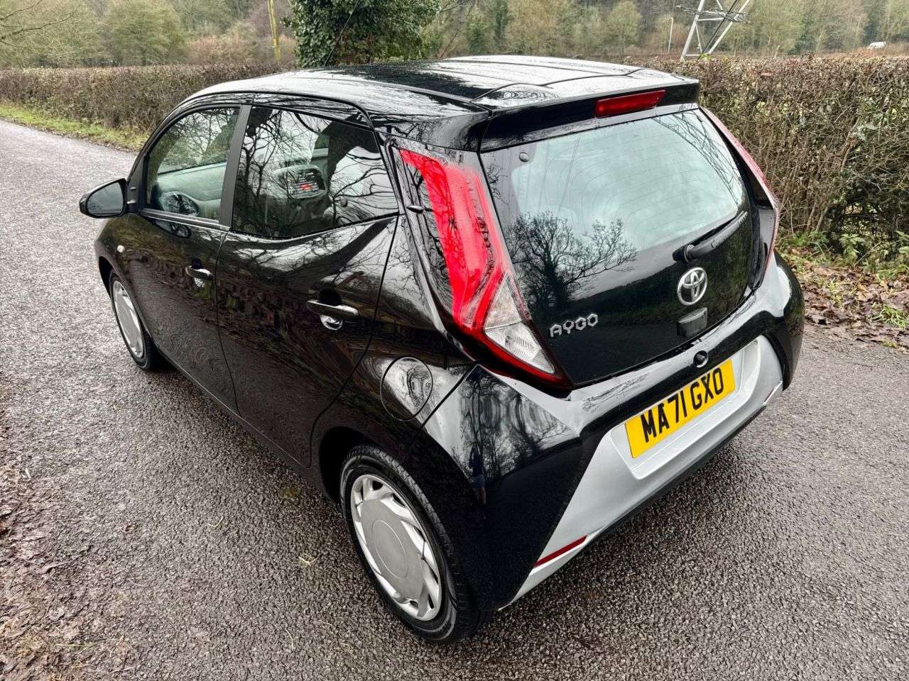A 2021 TOYOTA AYGO 1.0 VVT-i x-play Hatchback 5dr Petrol Manual Euro 6 (s/s) (71 ps) + SERVICE A 2021 TOYOTA AYGO 1.0 VVT-i x-play Hatchback 5dr Petrol Manual Euro 6 (s/s) (71 ps) + SERVICE
