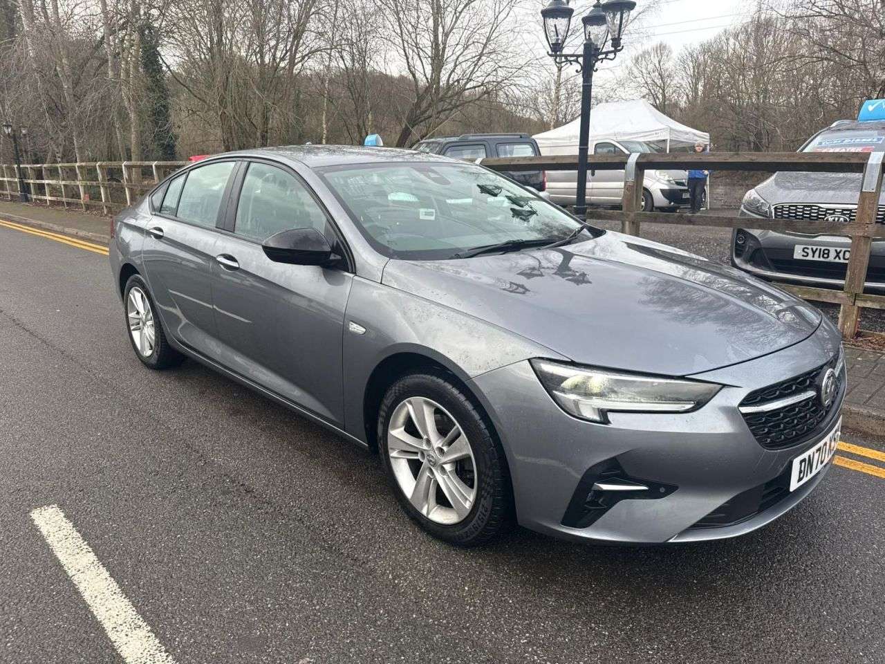 A 2020 VAUXHALL INSIGNIA 2.0 CDTi SE Nav Hatchback 5dr Diesel Manual Euro 5 (160 ps) A 2020 VAUXHALL INSIGNIA 2.0 CDTi SE Nav Hatchback 5dr Diesel Manual Euro 5 (160 ps)