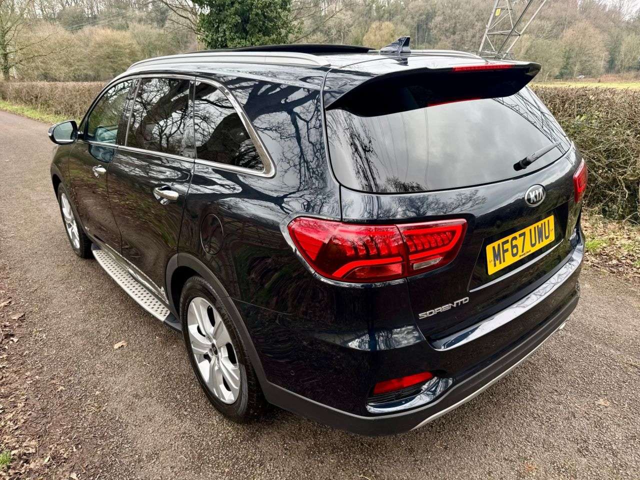 A 2017 KIA SORENTO 2.2 CRDi GT-Line S SUV 5dr Diesel Automatic AWD Euro 6 (s/s) (197 bhp) + SE A 2017 KIA SORENTO 2.2 CRDi GT-Line S SUV 5dr Diesel Automatic AWD Euro 6 (s/s) (197 bhp) + SE