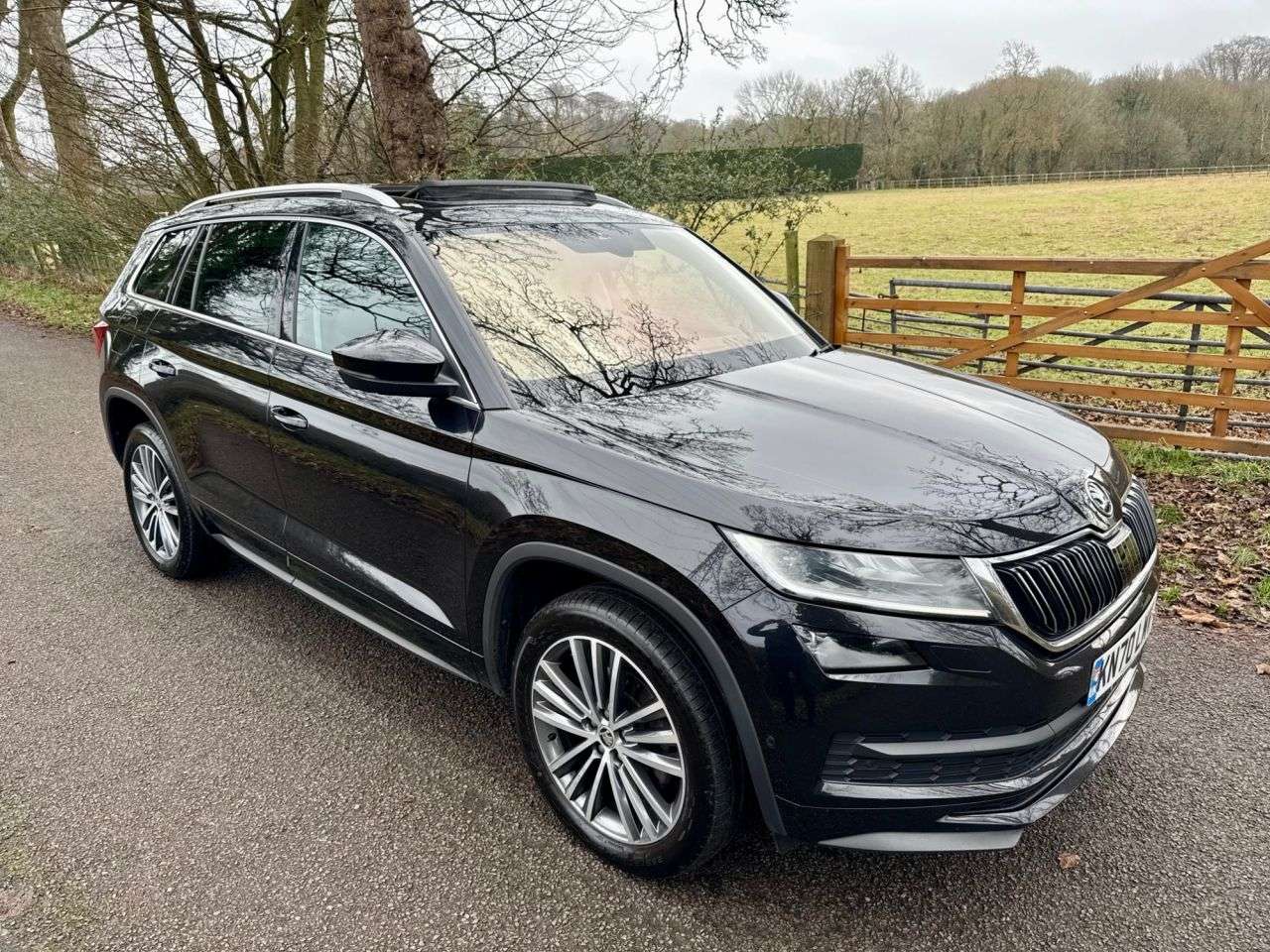 A 2020 SKODA KODIAQ 2.0 TDI Laurin & Klement SUV 5dr Diesel DSG 4WD Euro 6 (s/s) (7 Seat) (150 A 2020 SKODA KODIAQ 2.0 TDI Laurin & Klement SUV 5dr Diesel DSG 4WD Euro 6 (s/s) (7 Seat) (150