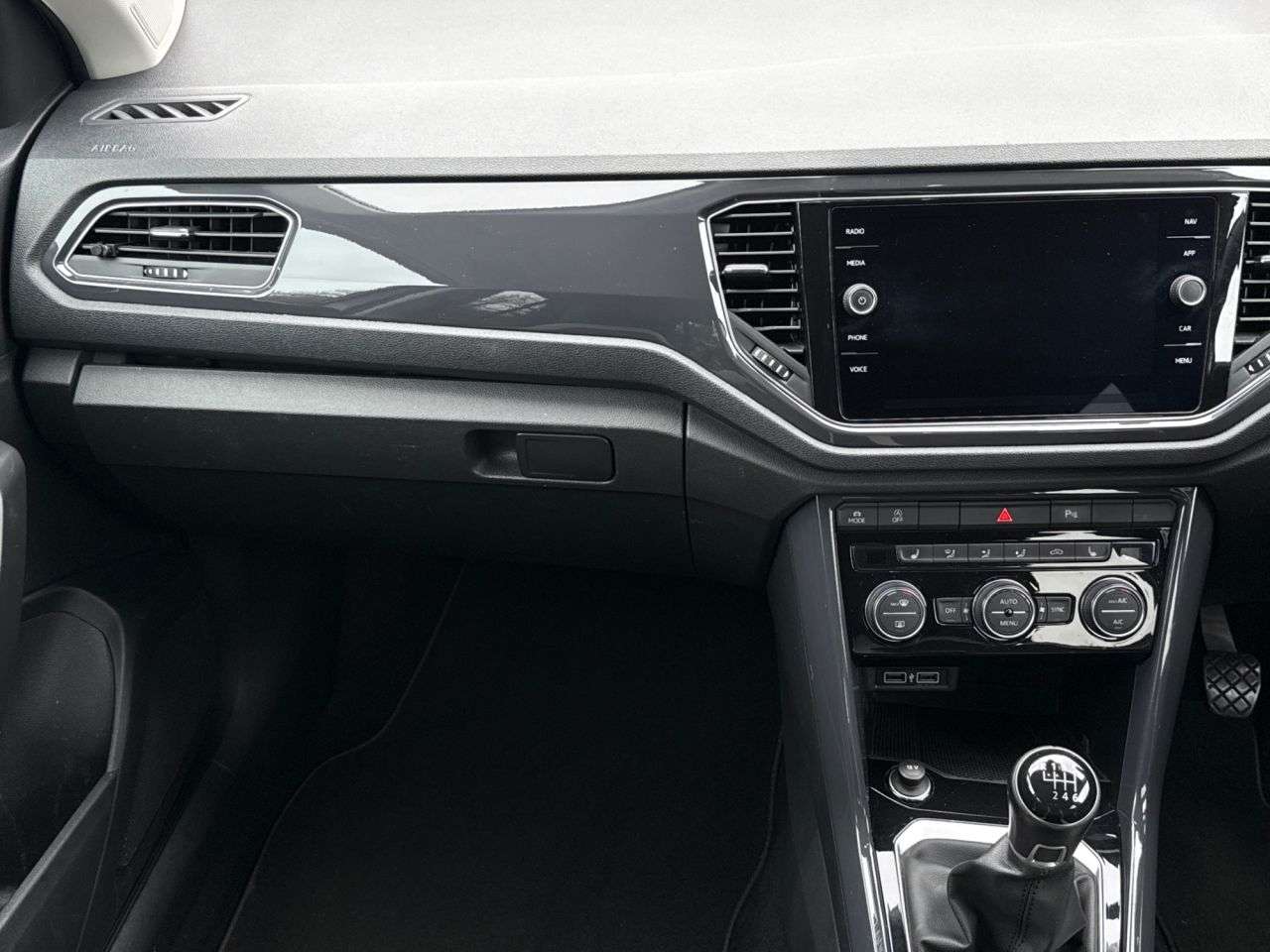 2019 VOLKSWAGEN T-ROC 2019 VOLKSWAGEN T-ROC