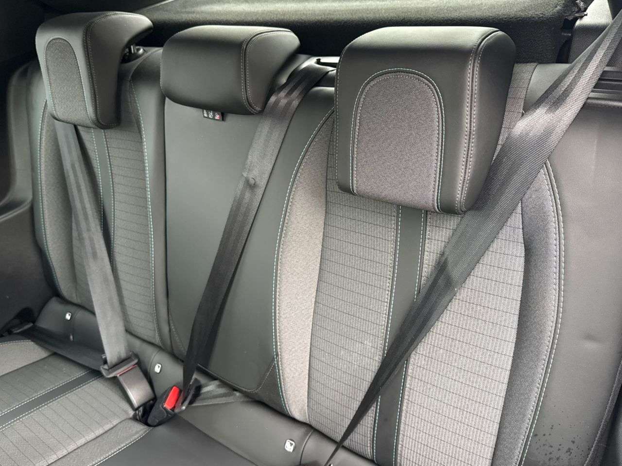 2021 PEUGEOT 208 2021 PEUGEOT 208