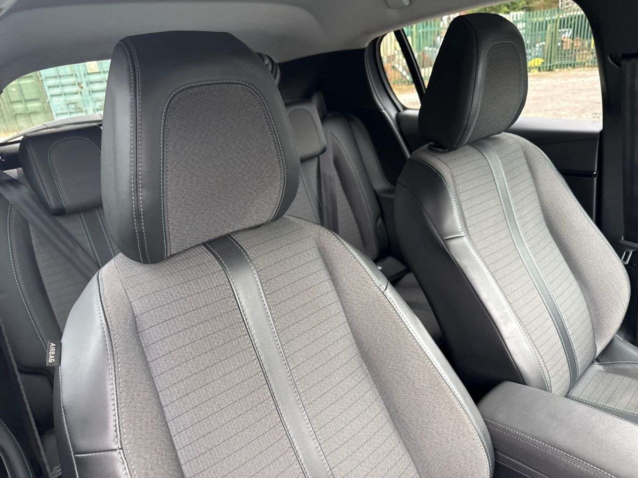 2021 PEUGEOT 208 2021 PEUGEOT 208