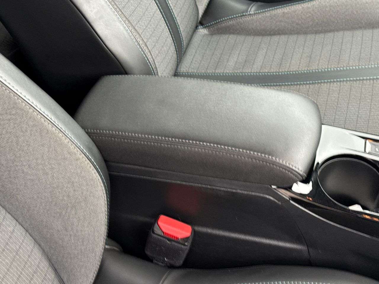 2021 PEUGEOT 208 2021 PEUGEOT 208